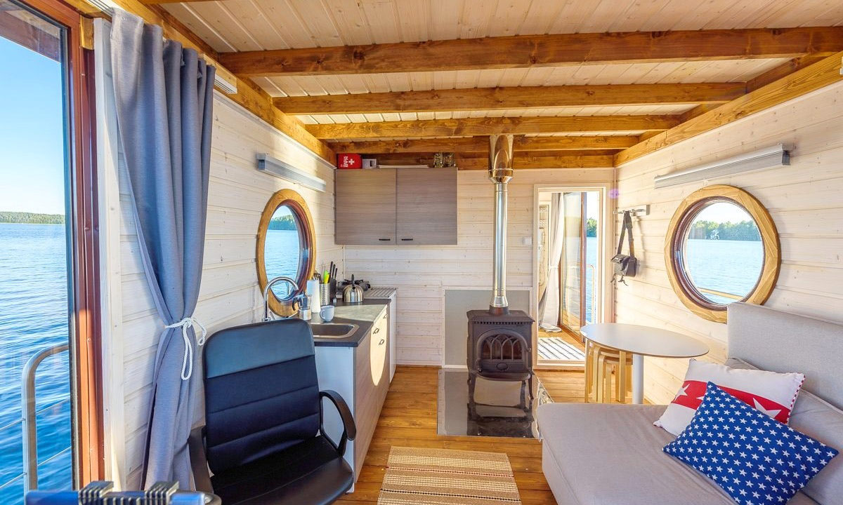 luxury houseboat in Finland