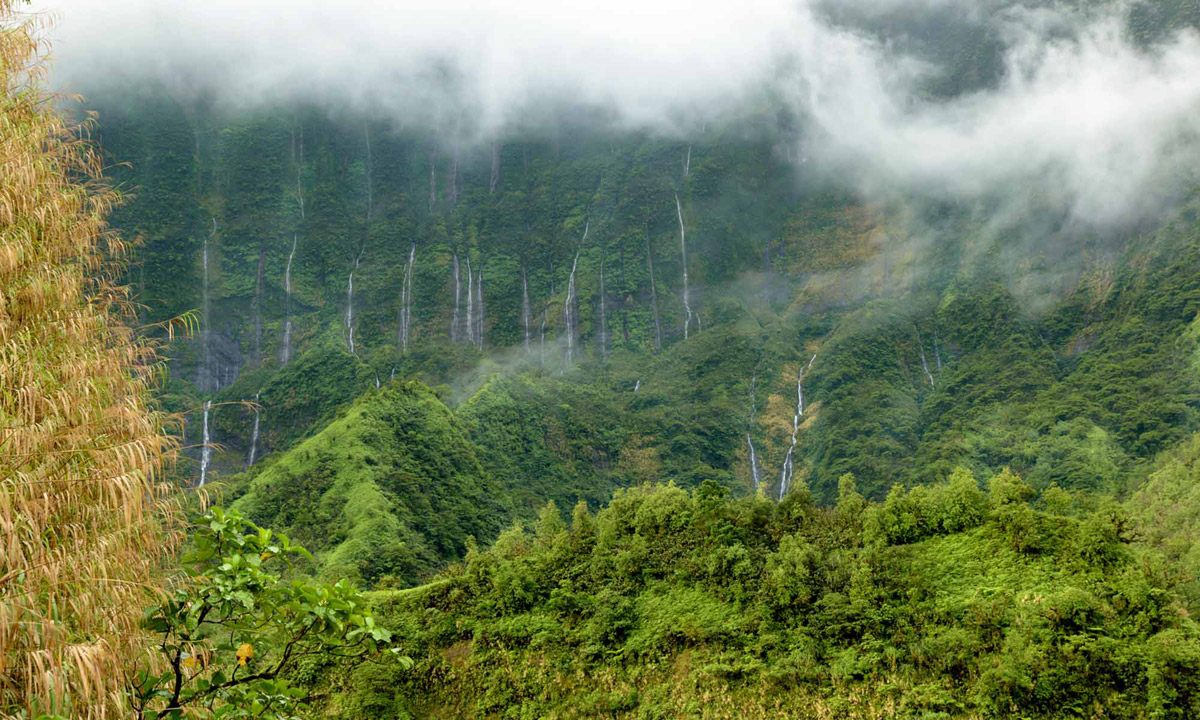 tahiti waterfalls